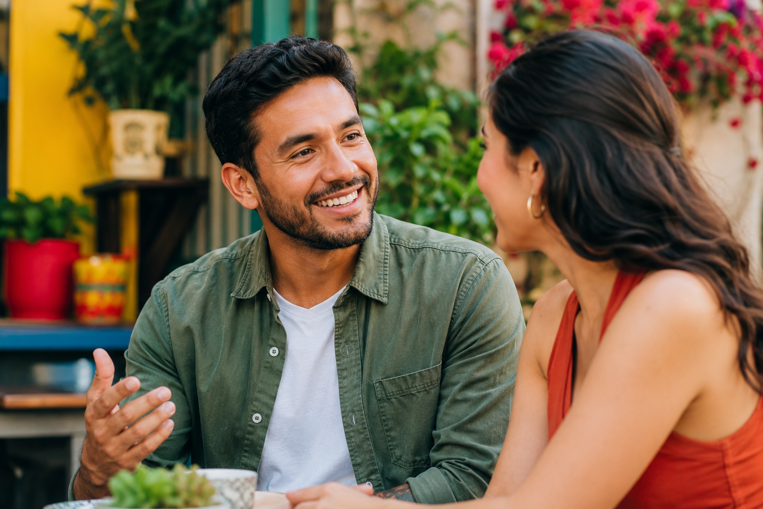 Hombre iniciando una conversación con confianza y sin parecer desesperado